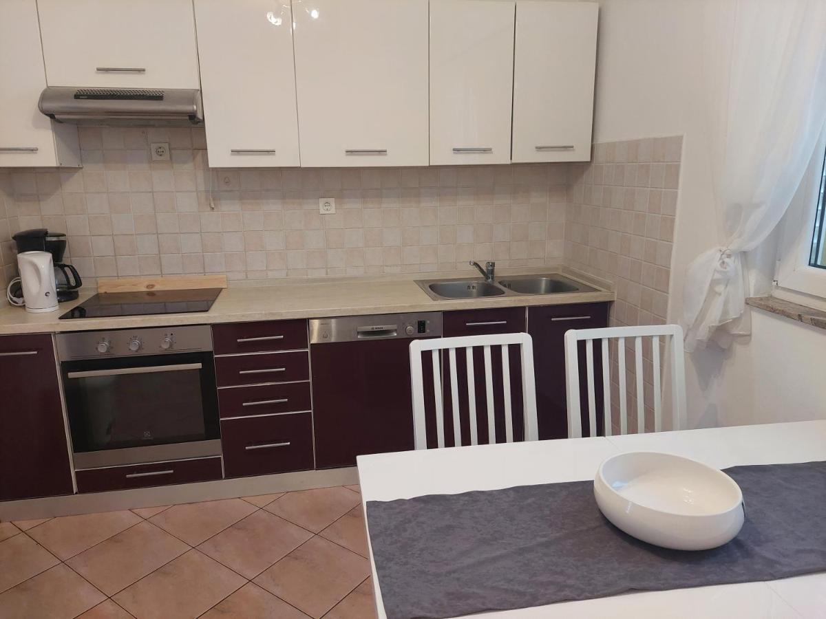 Apartments Gojka Miocevic Biograd Na Moru Exterior photo