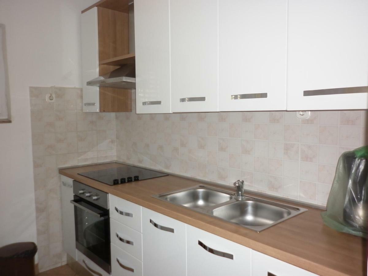 Apartments Gojka Miocevic Biograd Na Moru Exterior photo