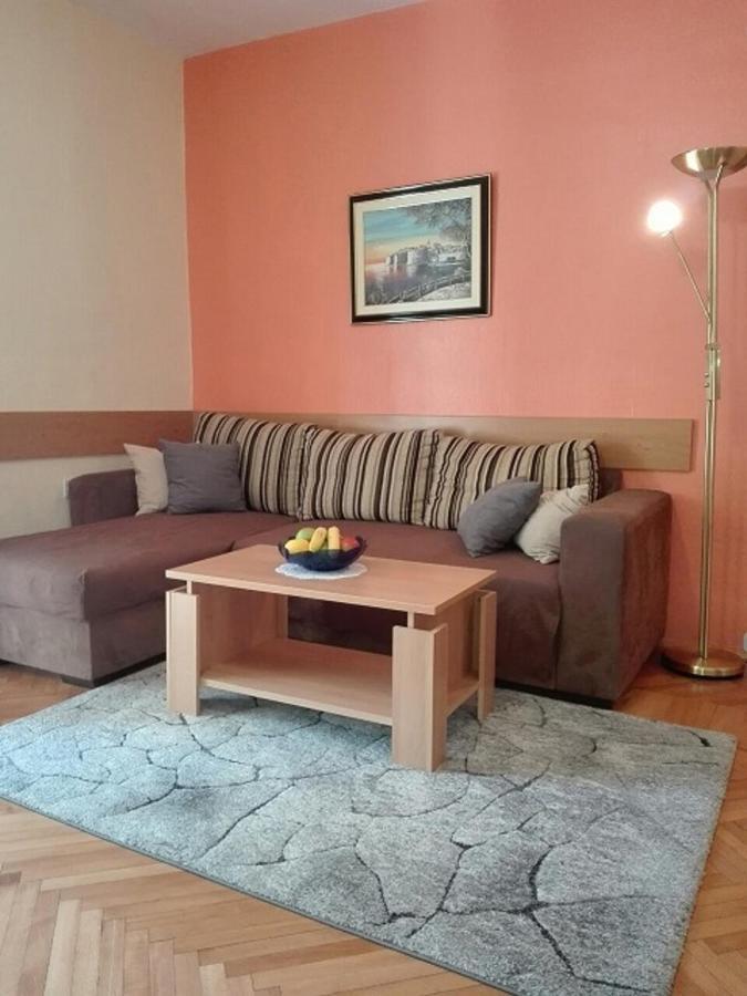 Apartments Gojka Miocevic Biograd Na Moru Exterior photo