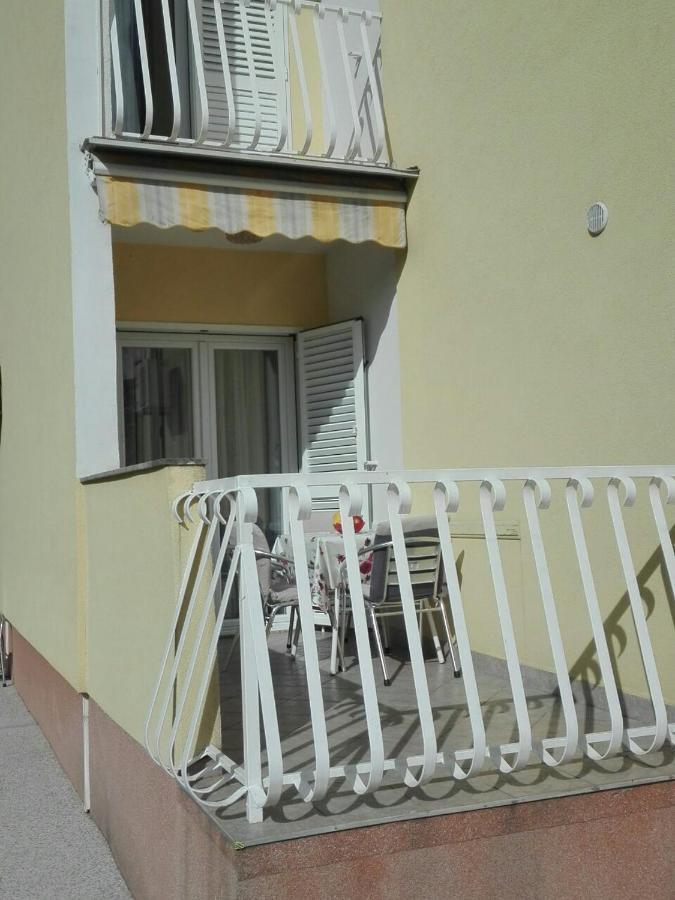 Apartments Gojka Miocevic Biograd Na Moru Exterior photo